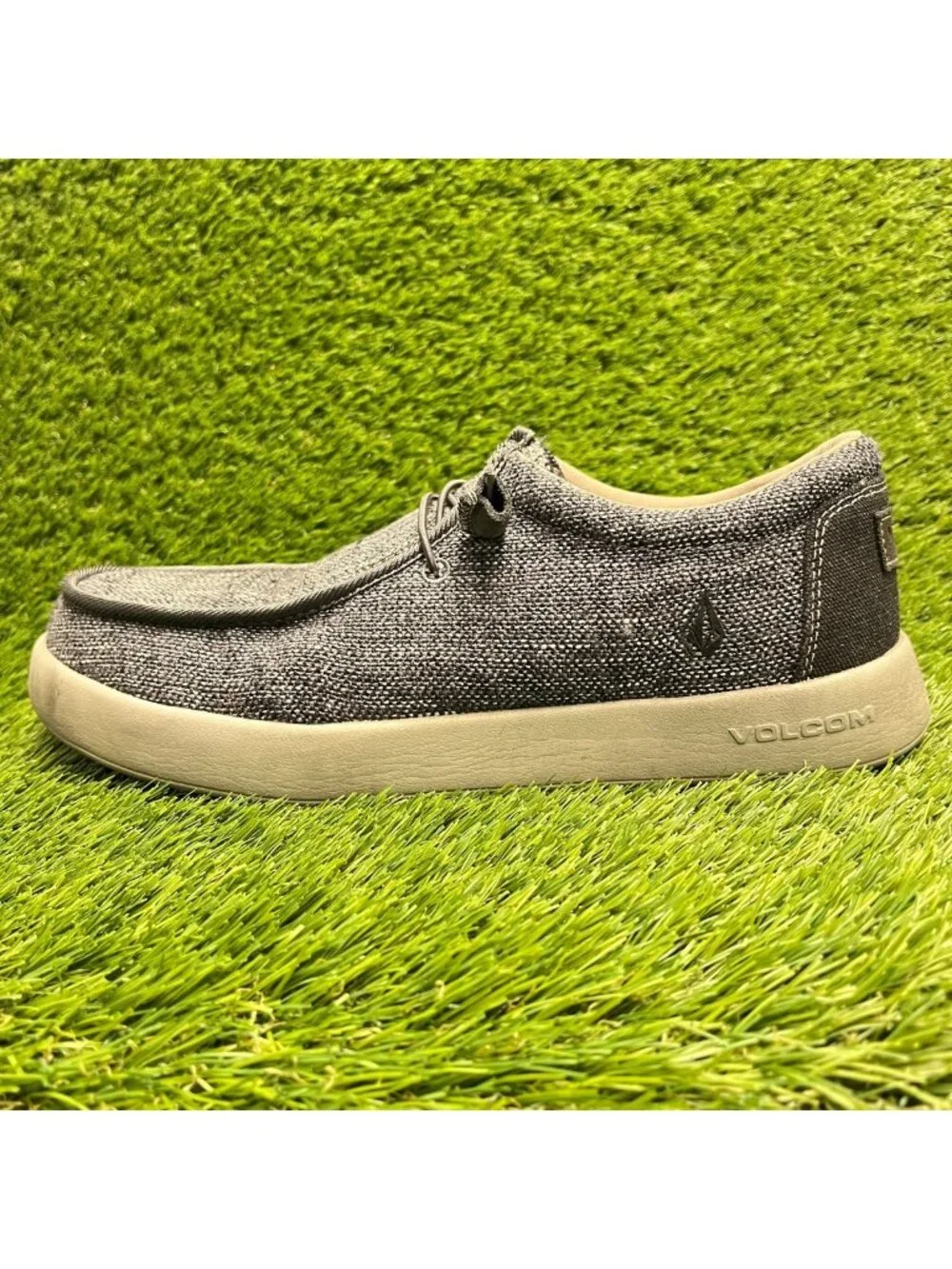 Volcom Chill Mens Size 9.5E Gray Black Composite Toe Slip On Safety Work Shoes